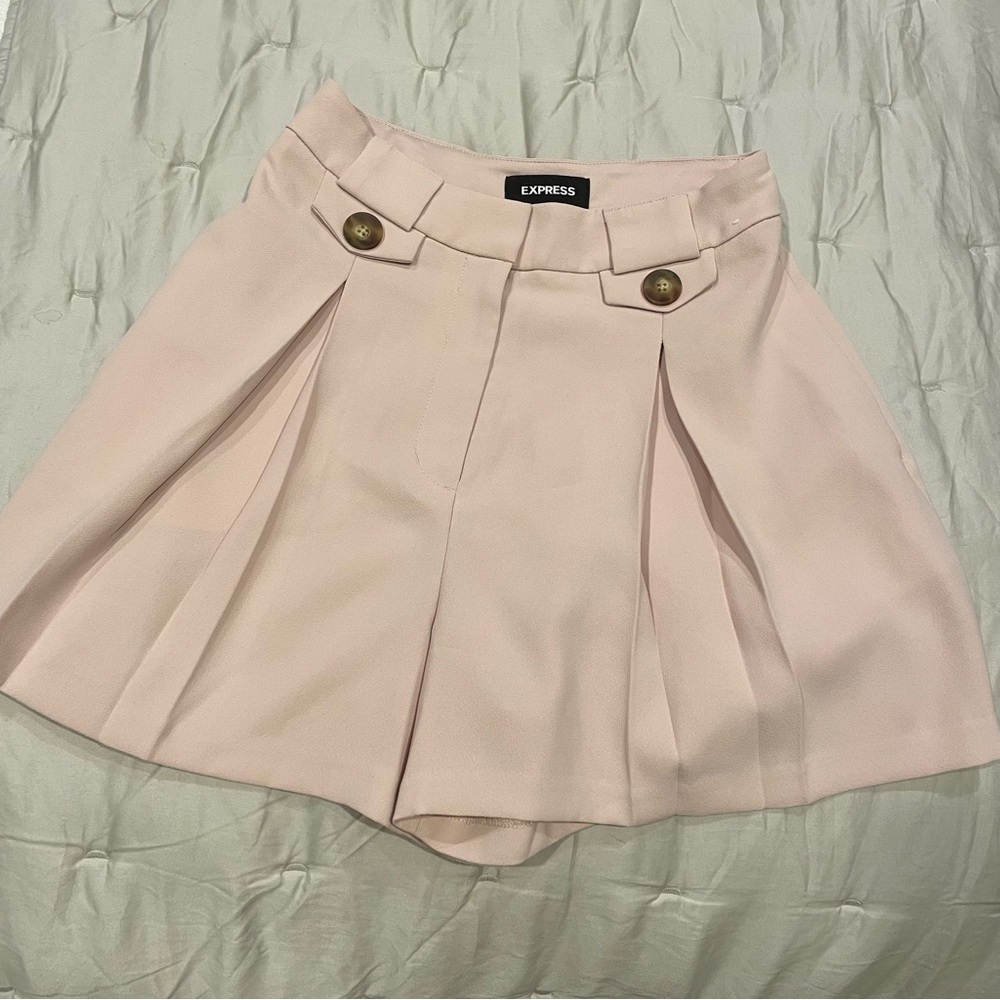 Express Extreme High Rise Shorties - Picture 3 of 3